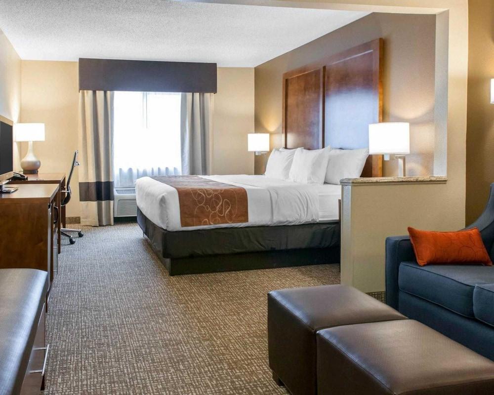 Comfort Suites Terre Haute University Area Exterior foto