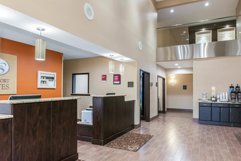 Comfort Suites Terre Haute University Area Exterior foto