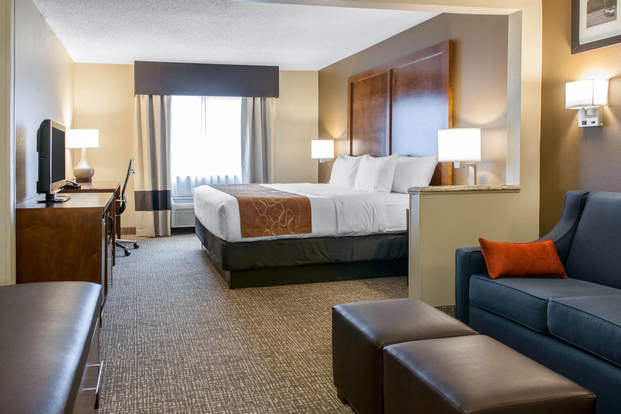Comfort Suites Terre Haute University Area Exterior foto