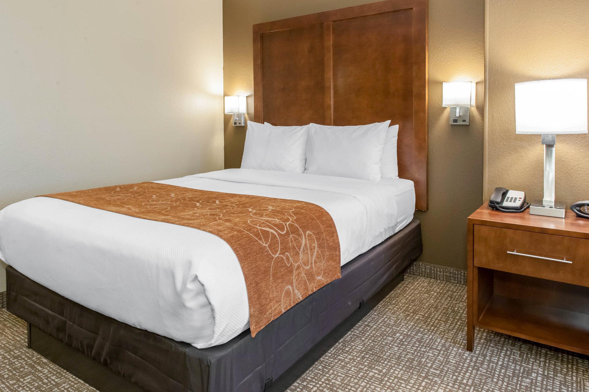 Comfort Suites Terre Haute University Area Exterior foto