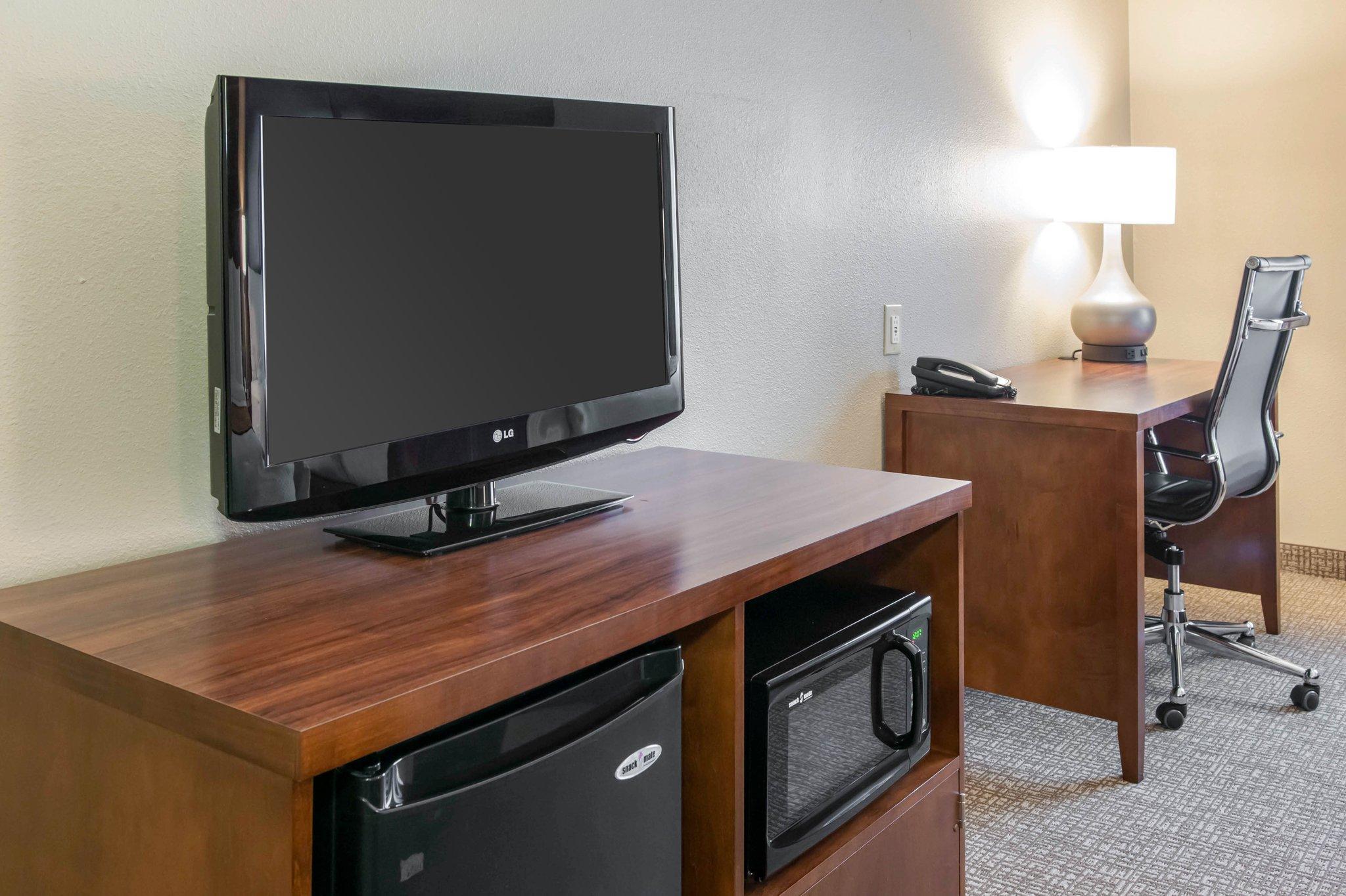 Comfort Suites Terre Haute University Area Exterior foto