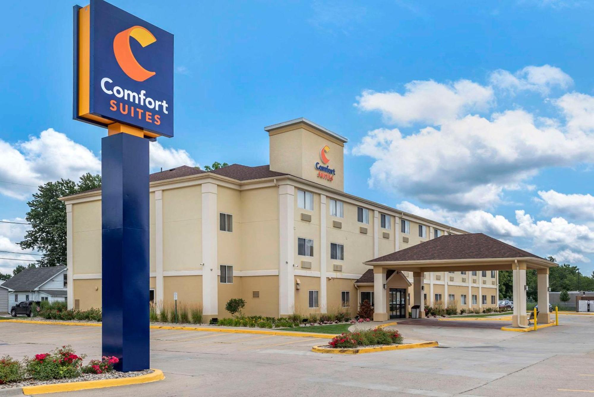 Comfort Suites Terre Haute University Area Exterior foto