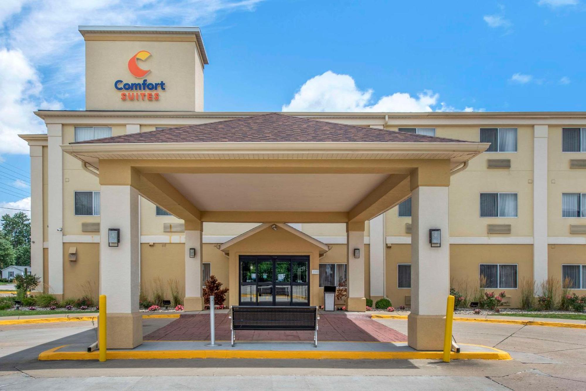 Comfort Suites Terre Haute University Area Exterior foto